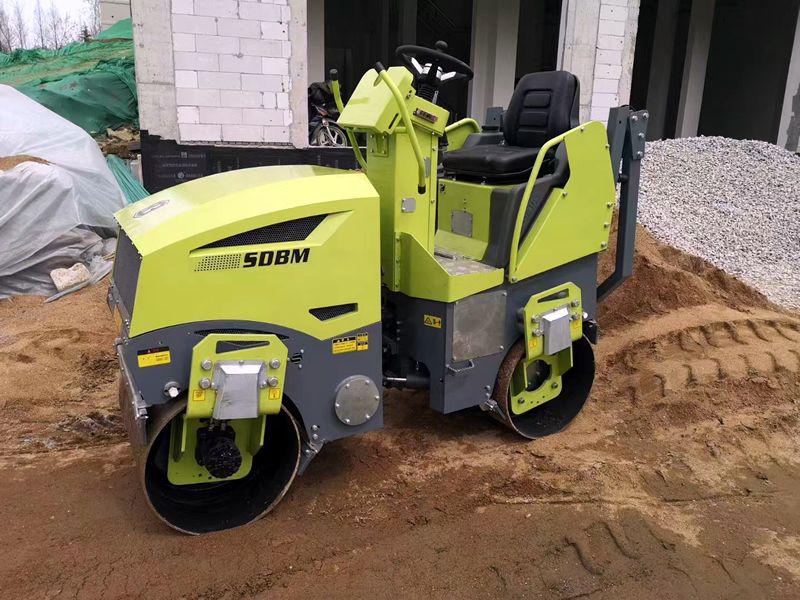奔馬小型壓路機(jī)土方壓實(shí)、溝槽回填施工案例